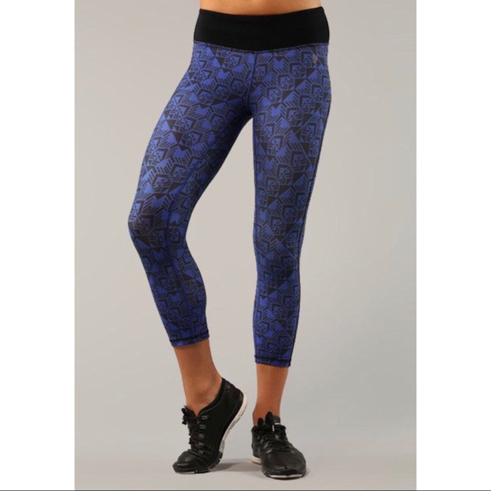 Ellie Blue Geometric “Light My Sapphire” Leggings